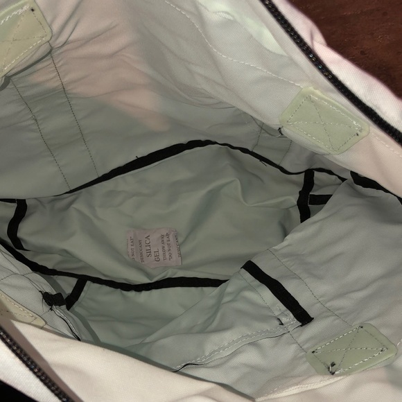 Victoria Secret pink bag - Picture 3 of 3